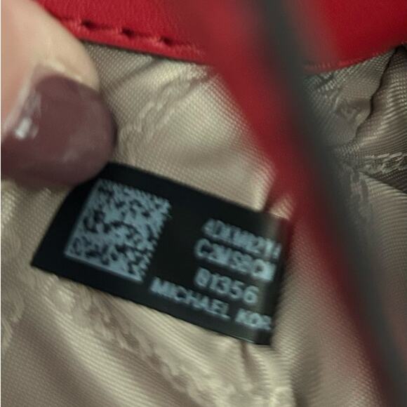 Michael Kors Voyager East West Large Saffiano Leather Tote Crimson Colorblock - Picture 12 of 12